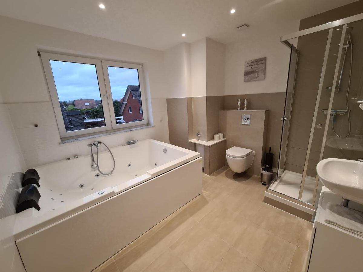 Ferienwohnung Mit Jacuzzi Naehe Flughafen Koeln Bonn Troisdorf Exteriér fotografie